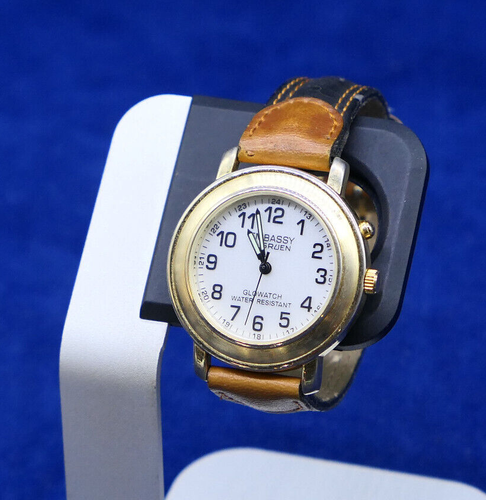 Vintage Embassy by Gruen Glowatch GEM1070 Quartz Watch - Water Resistant - Picture 7 of 12