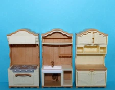 Epoch Calico Critters Sylvanian Families Kitchen Furniture Hutch, Sink, Stove