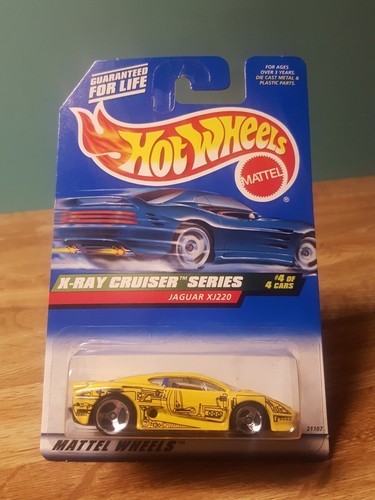 Hot Wheels Lot of 3 Jaguar XJ220 & Dodge Viper RT/10 & '81 Delorean DMC -12 New - Picture 3 of 12