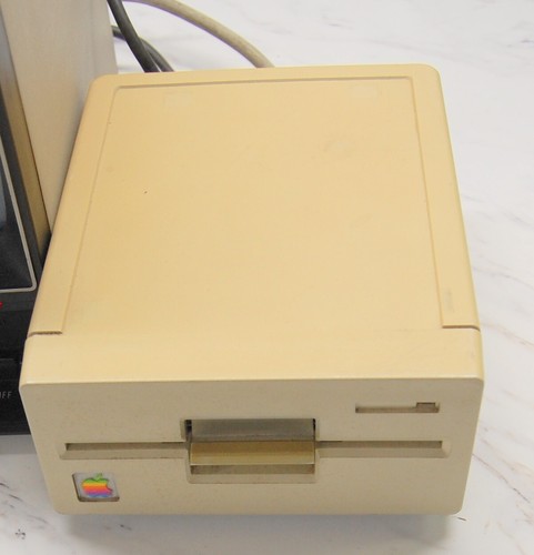 Vintage  Apple II 5 1/4" Floppy drive Tested (see pic) - Picture 2 of 2
