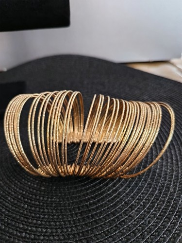 Breites Manschettenarmband in gold - Bild 5 von 5