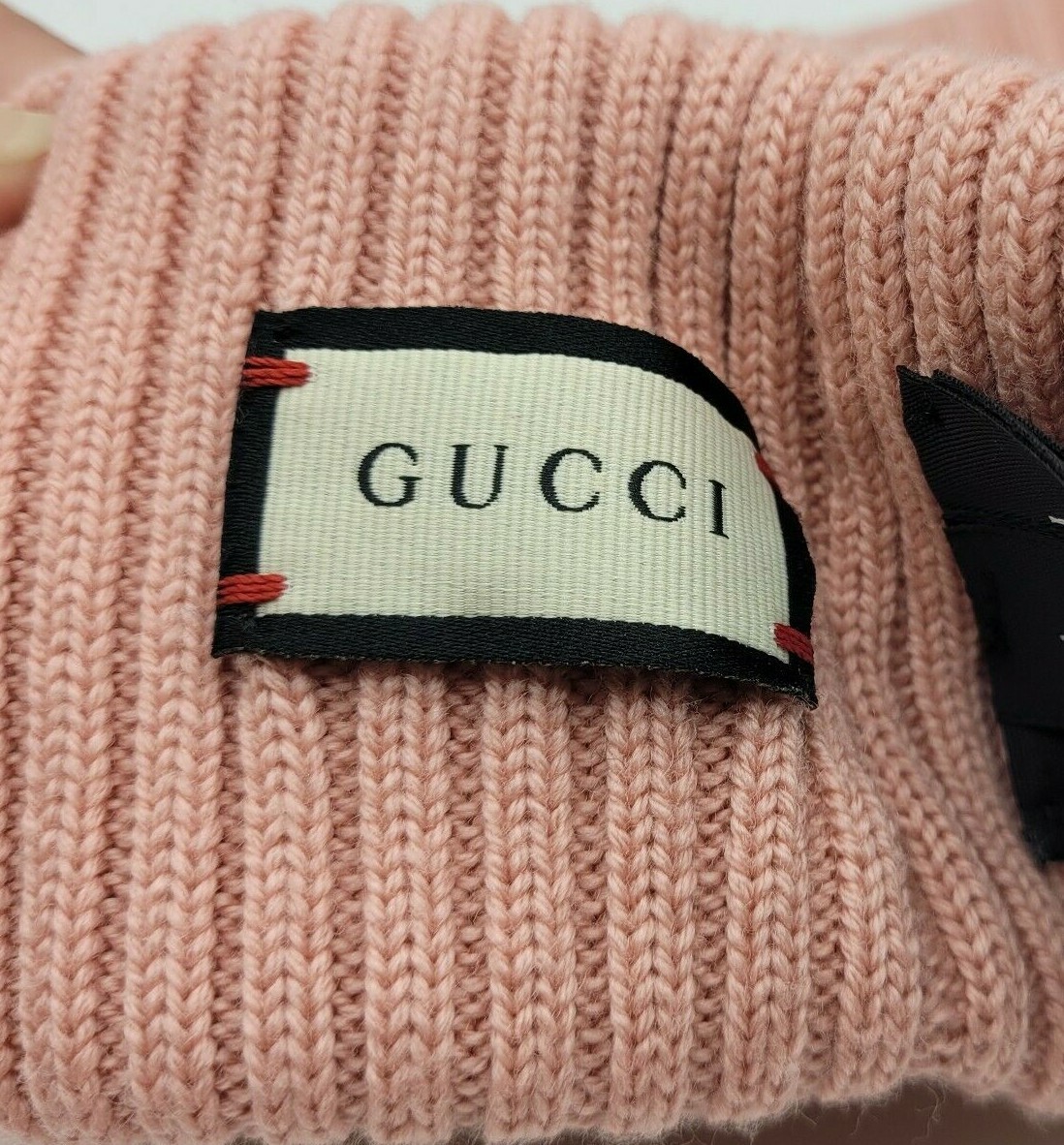 Gucci★素敵！Pink Knitted Embroidered Patch Head Band Visor Gucci Women's Pink Knitted Wool Embroidered Patch Head Band