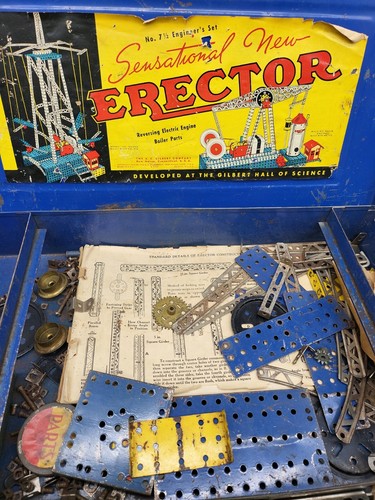 Vintage A.C. Gilbert Erector Set No. 7 1/2 Engineer Set Blue Metal Case 18"X 10" - Picture 3 of 11