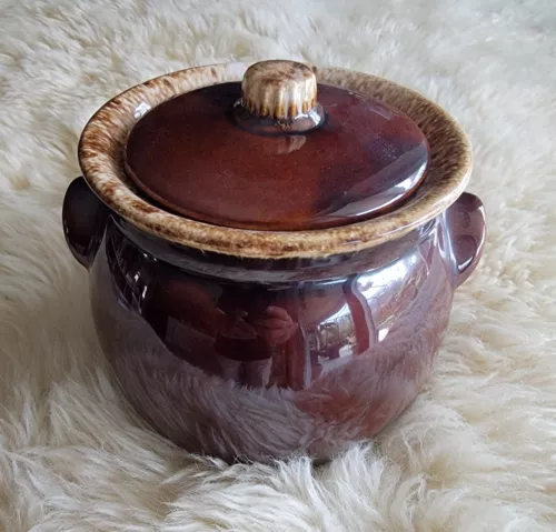 Vintage Hull Pottery Brown Drip Bean Pot Crock With Lid Oven Proof USA 2Qt