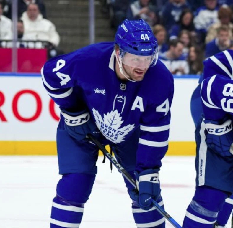 2016-present Toronto Maple Leafs home jersey Alt Captain A patch Tavares - Image 3 of 3