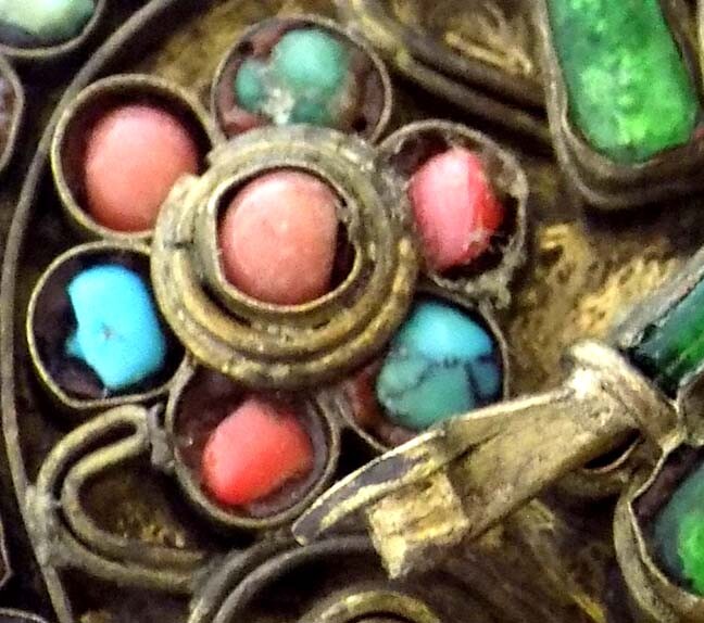 Vintage Large Brass Pin 4 Armed Hindu / Buddhist Goddess Glass Tourquoise Coral Tanie oryginalne