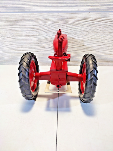 International Harvester McCormick Deering Tractor Farmall M - Picture 4 of 16