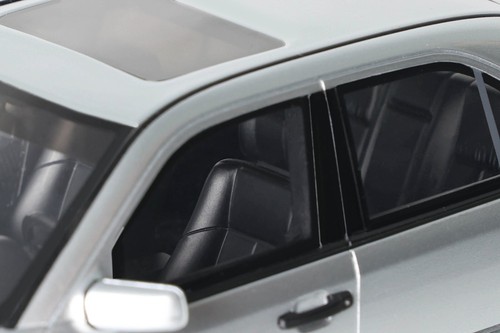 Mercedes-Benz C36 AMG W202 - Lote plateado móvil escala 1/18 OT443 - - Imagen 3 de 12