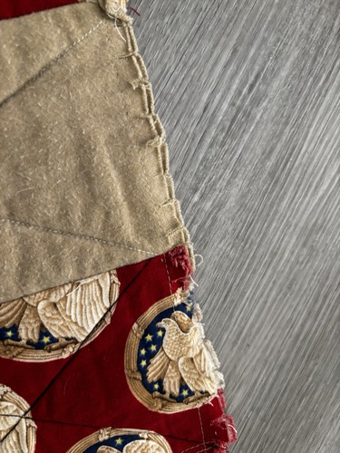 Vintage Handarbeit Patchwork Americana patriotisch Stoff Quilt Adler, Sterne Streifen 69x48 - Bild 10 von 15