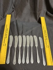 Butter Knives Un Branded  8 Pcs