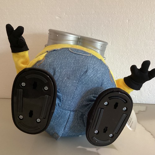 Animated Despicable Me Minion BOB Plush 9” Sings Dances - See Video - Picture 6 of 7