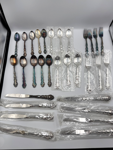 31 PC Oneida Community Modern Baroque Silverplate Flatware Vintage 1969 - Picture 1 of 8