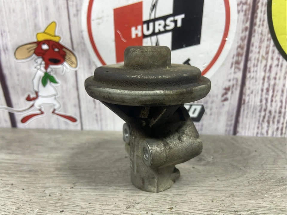 SUZUKI SWIFT GEO METRO OEM VÁLVULA EGR 18111-86010 TRANSMISIÓN MANUAL K5T54777 Foto 4 de 4