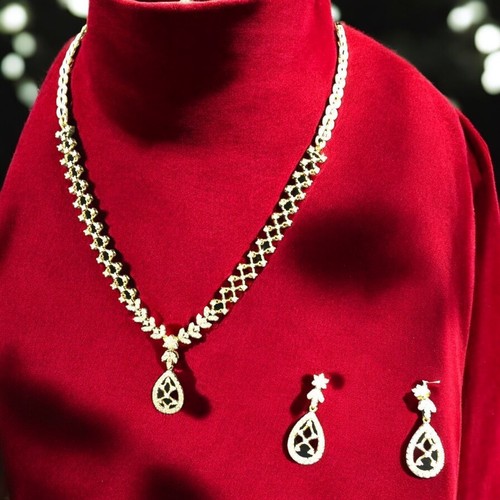 Pave 2.57 TCW Round Brilliant Cut F/VS1 Diamonds Necklace Earrings Set 14K Gold - Picture 7 of 10