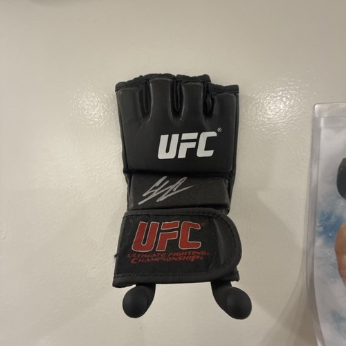 Donald Cowboy Cerrone Signed Full Size UFC BELT, GLOVES (2), & PICTURE AUTHENTIC - Picture 4 of 9