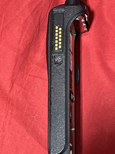 MOTOROLA XTS5000 UHF Model 11 P25 380-470 MHz AES 256 MHz Radio With Charger - Afbeelding 2 van 5