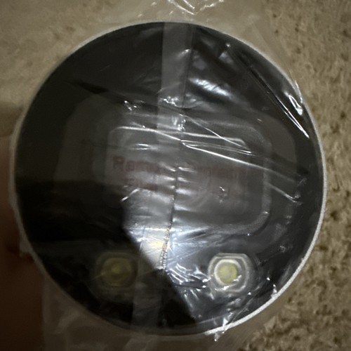 LOREX E891AB 4K Ultra HD Active Deterrence Security Camera - Picture 3 of 7