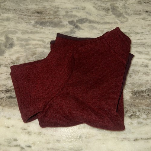 Old Navy Boys 3 button Placket sweater, Size S(6-7), Polyester, Maroon - Picture 3 of 5