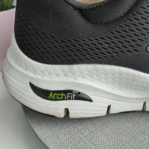 Skechers Men's Arch Fit Trainers. UK Size 9. Black  - Picture 9 of 14