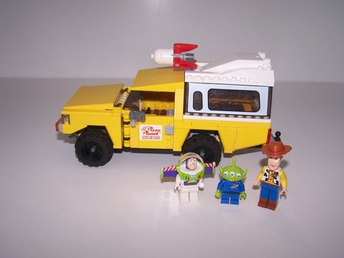 LEGO PIZZA PLANT TRUCK RESCUE 7598 TOY STORY