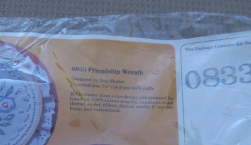 Vintage 1984 Creative Circle Needlecraft Kit #0833 Friendship Wreath-NOS - Picture 3 of 8