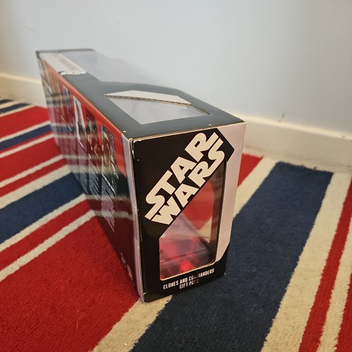 Star Wars Clones & Commanders Gift Pack - Picture 8 of 10