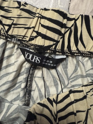 YOURS Curve Beige Brown Leaf Print Cropped Harem Trousers 26/28 H1 - Picture 9 of 11