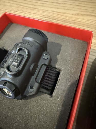 Seltene brandneue Surefire 2211X Wristlight Taschenlampe, jetzt eingestellt - Bild 3 von 8