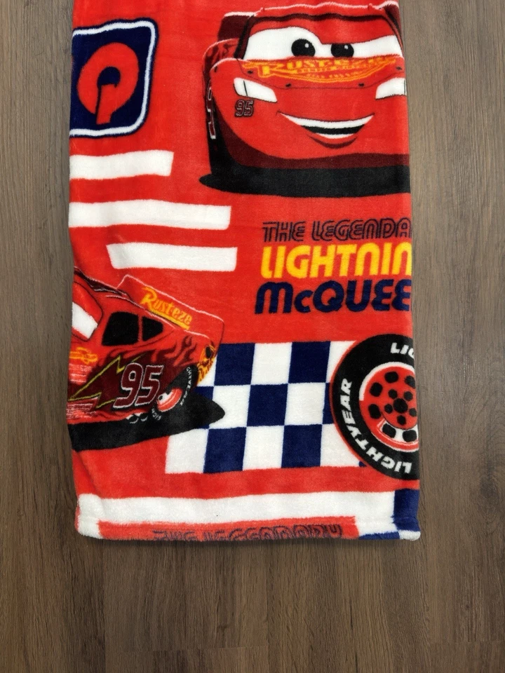 "Manta Disney Pixar CARS The Legendary LIGHTNING MCQUEEN 50 X 70"" NUEVA" Foto 2 de 4