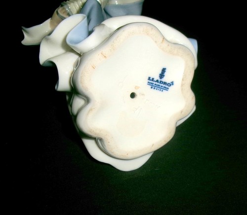 Vintage Lladro 1976-1985 Angelo che suona la fisarmonica ritirato #1323 porcellana 12,25" - Foto 7 di 9