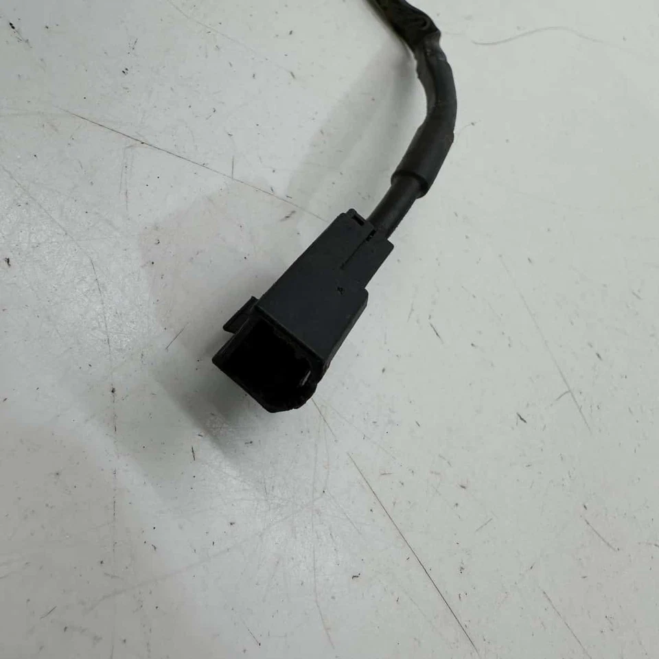 Interruptor de freno - 2023 Can-Am Commander Max XT 1000R Foto 2 de 4