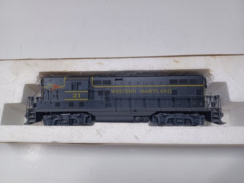 Vintage Atlas Western Maryland GP-7 Diesel Engine # 8218 Locomotive Road # 21 - Picture 4 of 15