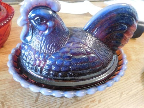 Westmoreland Amethyst opalescent 5 1/2 Chicken on Nest