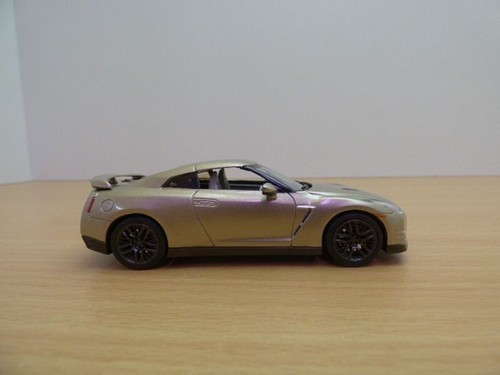 NISSAN SKYLINE GTR 45eme ANNIVERSAIRE R35 1/43 - Imagen 5 de 5