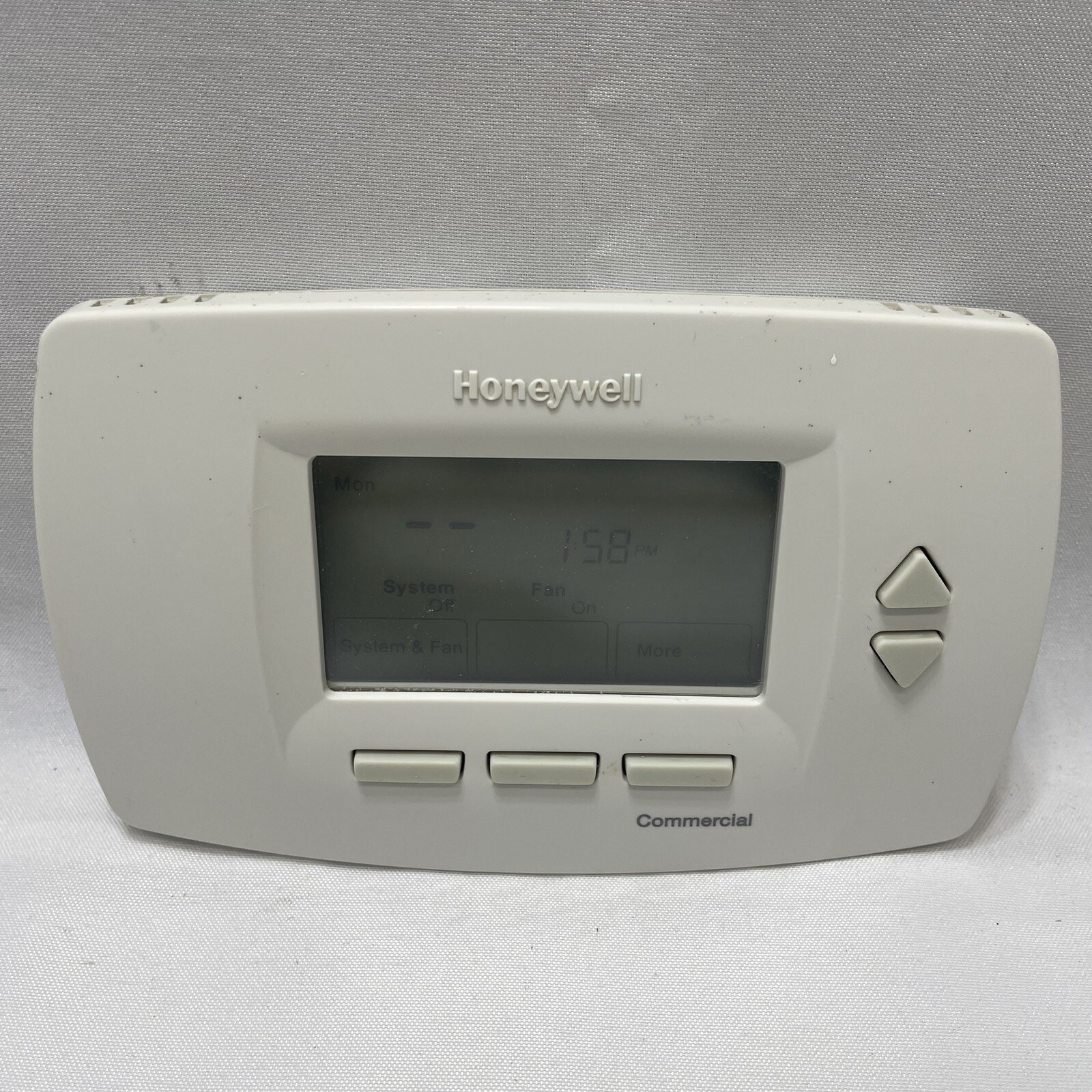Honeywell TB7220U1012 CommercialPRO 7000 Programmable Commercial