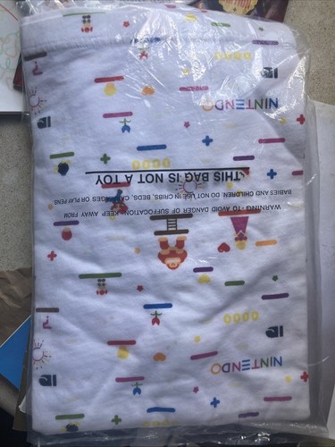 uniqlo xs nintendo utgp 2017 - Picture 2 of 2