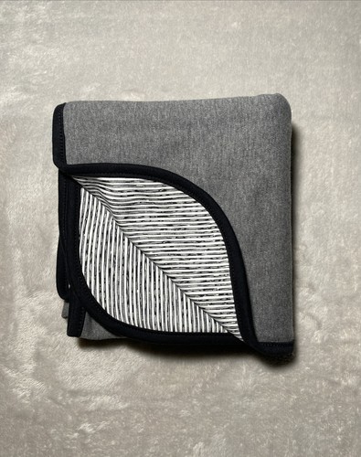 First Impressions Baby Empfangsdecke Streifen schwarz weiß wendbar Lovey
