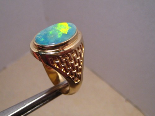 Large Men's Opal Ring  - 11.4  grams of solid 14 k yellow gold - Picture 1 of 14