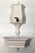 VINTAGE ROYAL HAEGER 2 PIECE WALL POCKET PLANTER & URN WITH WATER SPIGOT EUC