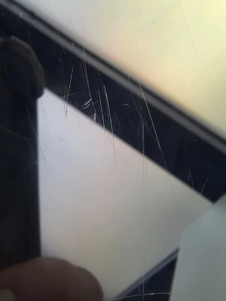 Samsung Galaxy Tab 3 White 1 ram 16gb rom - Unresponsive, Poor Condition - Image 3 of 3