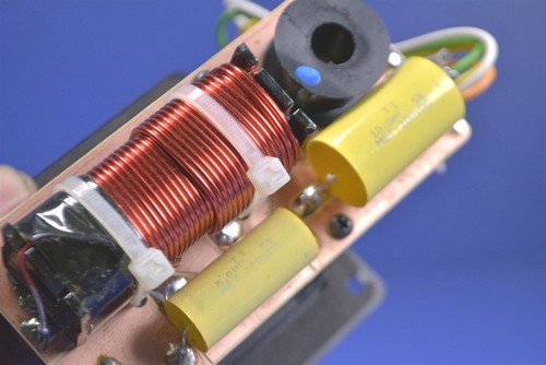 Terra CAMM Serie 16 Lautsprecher Frequenzweiche Netzwerk & Panel Anschlüsse - Bild 3 von 3