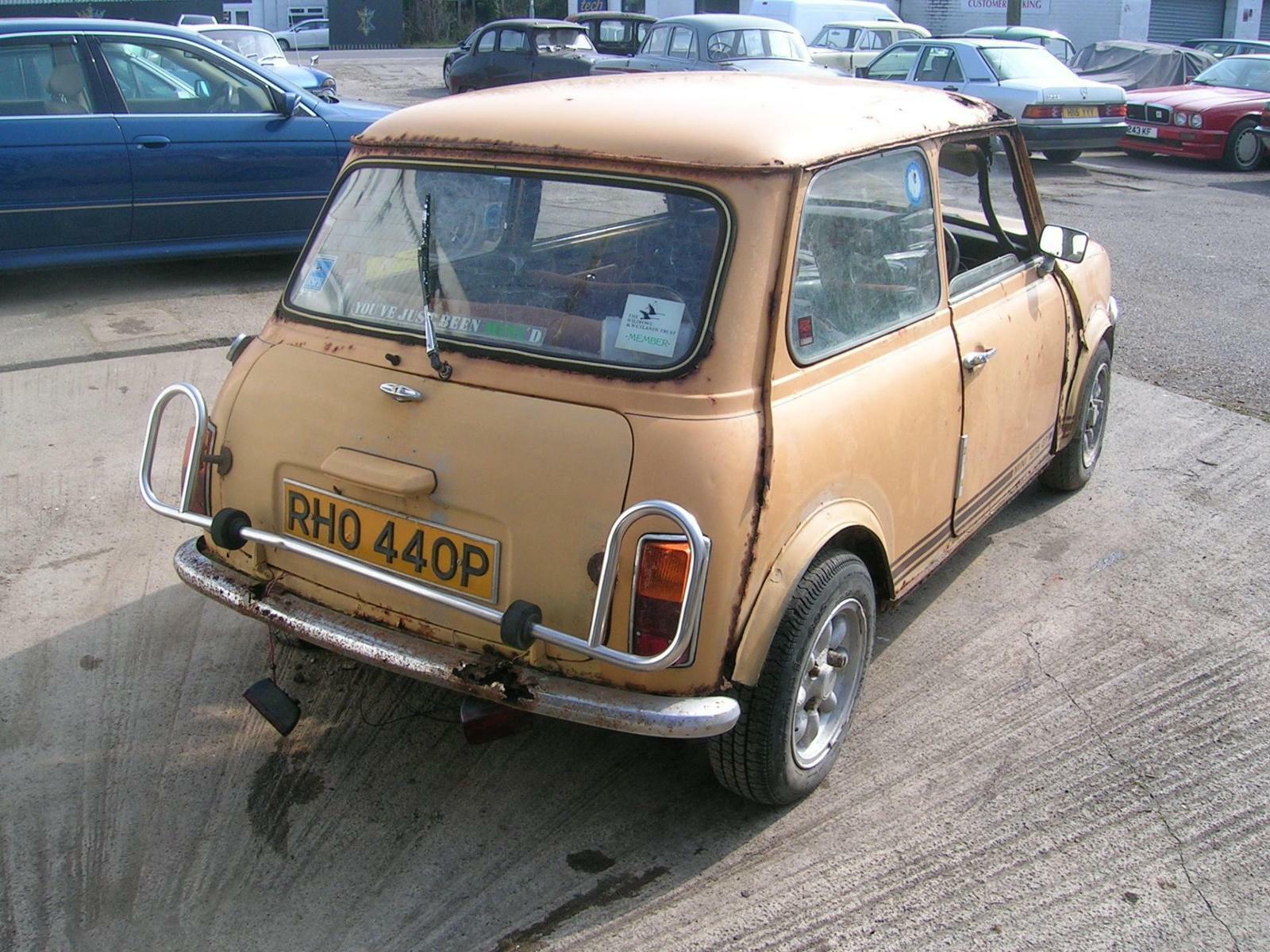 Image 4 - 1976 LEYLAND CARS MINI 1275 GT  Saloon Petrol Manual