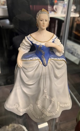 Franklin Mint LIMITED EDITION Fine Porcelain QUEENS Set o 4 Figurines. - Picture 2 of 9