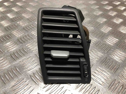 Salpicadero VOLVO XC90 I ventilaciones de aire 3409398 2,40 diésel 2004 29011733 - Imagen 1 de 10