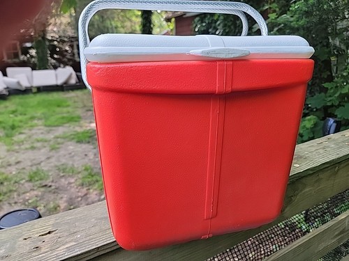Vintage 1960's Poloron Ice Chest Cherry Red Cooler w/ Handles 19 x 13x 13 - Picture 3 of 11