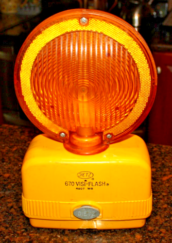 Dietz Visi-Flash 670 gelb Barrikade Bau Sicherheitsleuchte Vintage Mann-Höhle - Bild 1 von 7