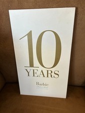 2010 BOOK - BARBIE FASHION MODEL COLLECTION "10 YEARS" ILLUSTRATED BARBIE DOLLS