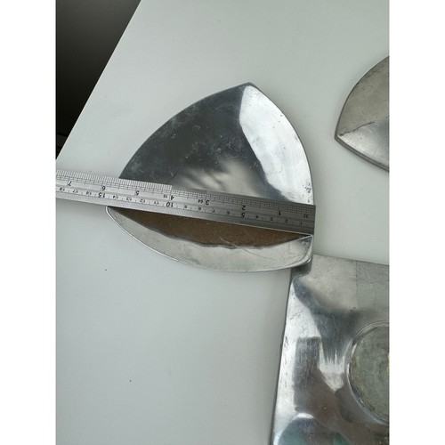 Crate & Barrel Silver Plates Stainless Steel 3-Triangle 1-Square Dinnerware Set - Picture 13 of 15