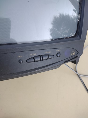 Phillips Magnavox 13" Retro Gaming CRT TV PR1309B101 with RF Inputs - Picture 6 of 6