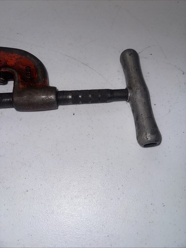 Ridgid No. 42A PIPE CUTTER 1/2" TO 2" 4 Wheel Copper Cutter - Picture 6 of 6